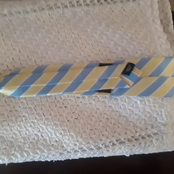 The Children's Place boys yellowy blue tie 13" long, pre tied with adjustable - Picture 3 of 5